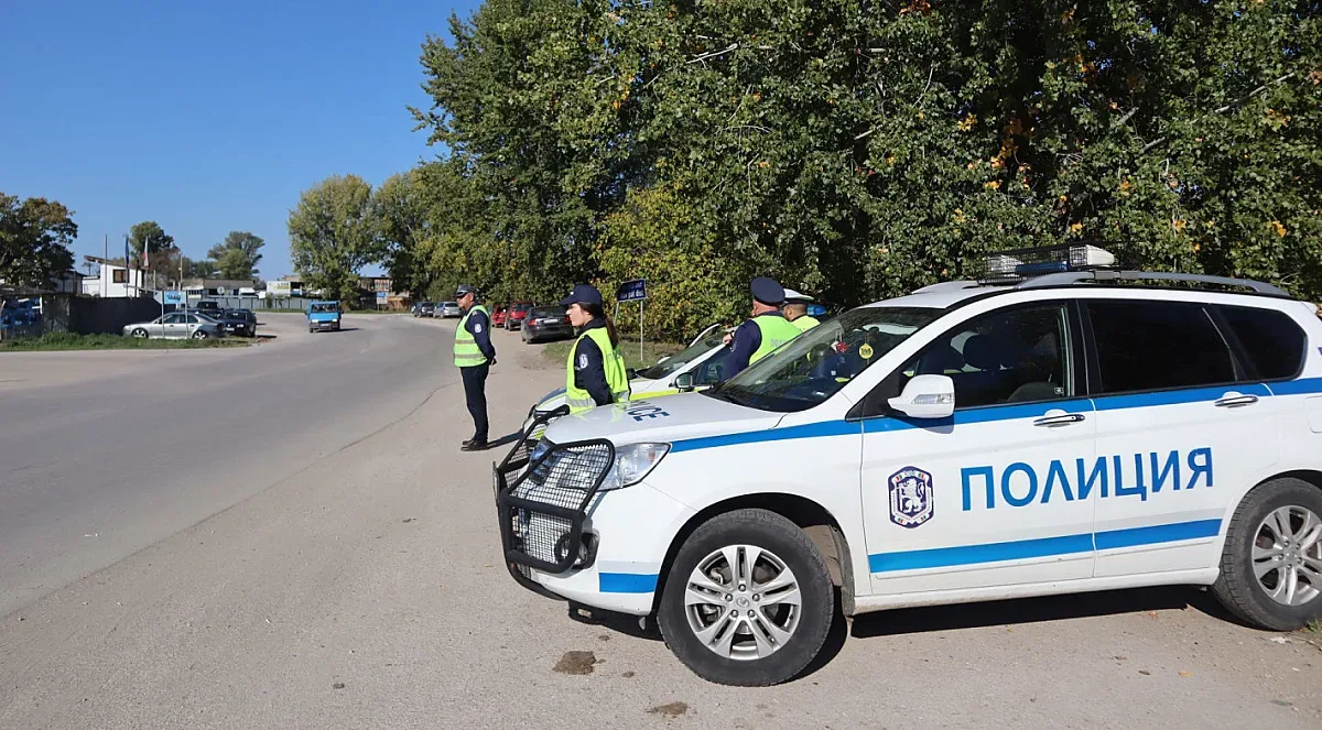 Полиция тараши в пловдивско рано в неделя! Причината
