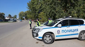 Полиция тараши в пловдивско рано в неделя! Причината