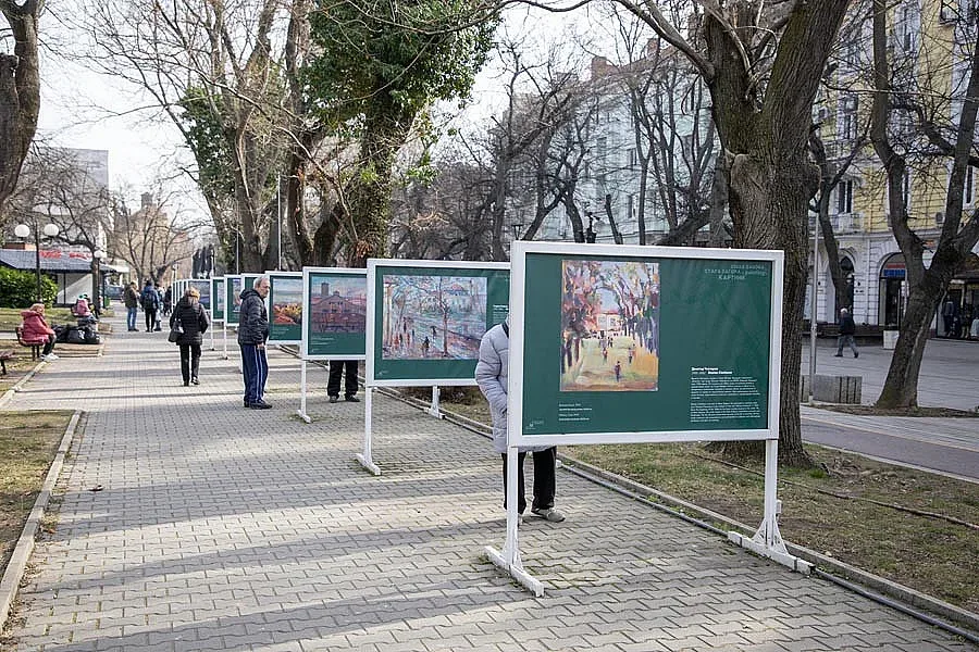 Галерията под липите показа изложба на открито в центъра на Стара Загора