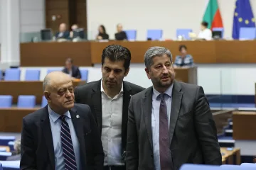 По примера на Пеевски, ПП-ДБ поиска комисия за Нотариуса в НС