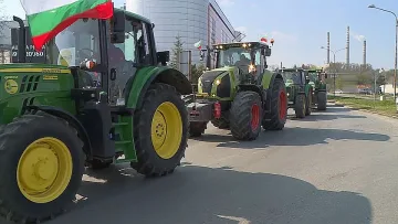 Фермери зоват ДПС и ГЕРБ на помощ! Решават днес дали ще блокират страната
