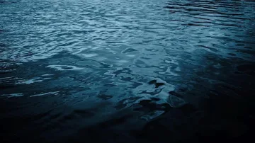 Българин се гмурна в Охридското езеро и изчезна