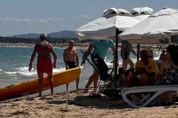 Изловиха Радев на плажа, гардове се репчат на спасителите