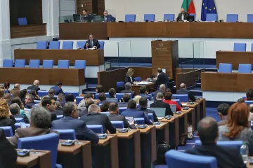 Размествания в парламента, правят промени във важни комисии