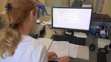 Лекарите гневни! Не искат отпадане на ученическите бележки