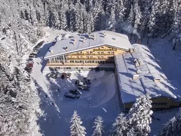 Рекорден брой скиори посетиха курорта Мальовица този уикенд