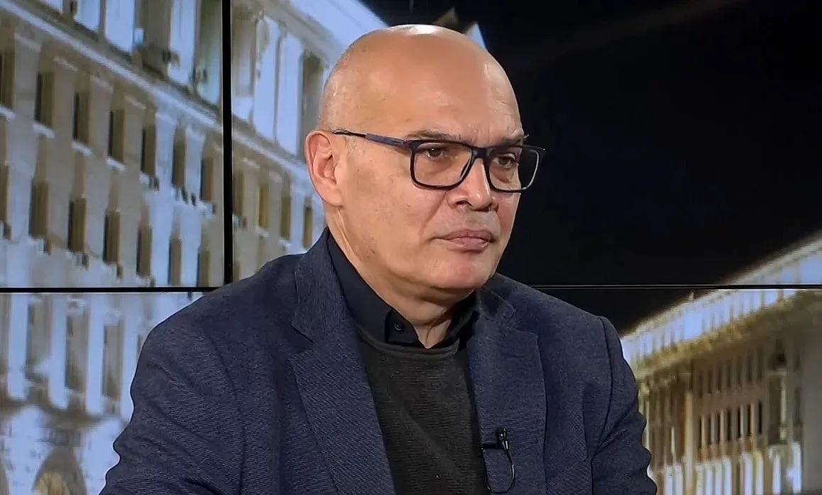 Тихомир Безлов: Бау-бау е метафора. Копринков е проблем в кръга на президента