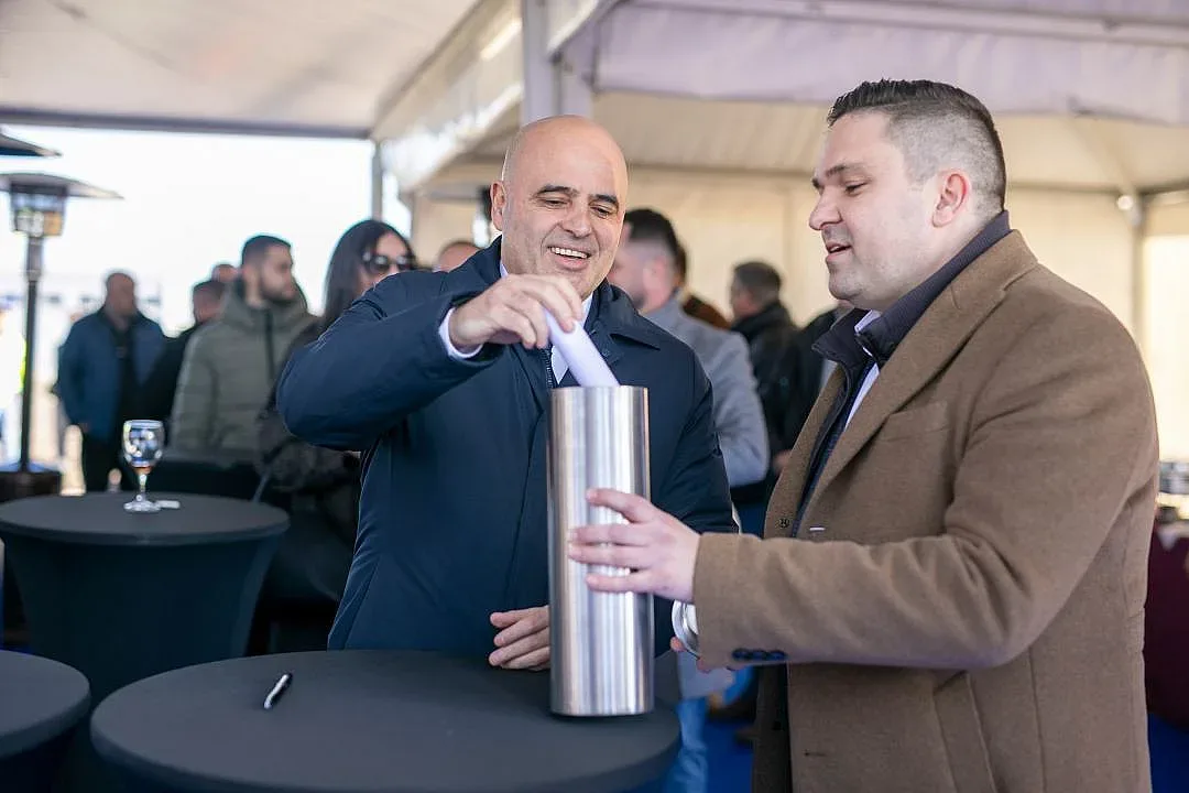 Македонското правителство подава оставка. Какво следва?