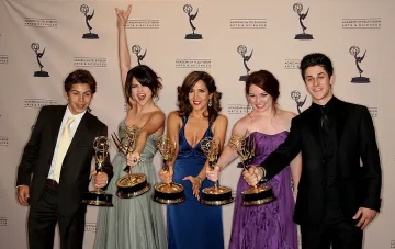Селена Гомес се завръща в продължение на хитов сериал
