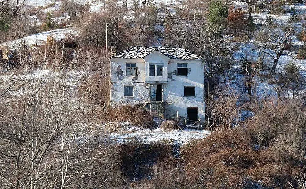 Броят стотици хиляди евро за къщи в закътано село с 25 души