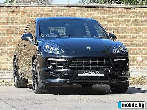 Кмет ходи на работа с джип за 300 бона! Кой е