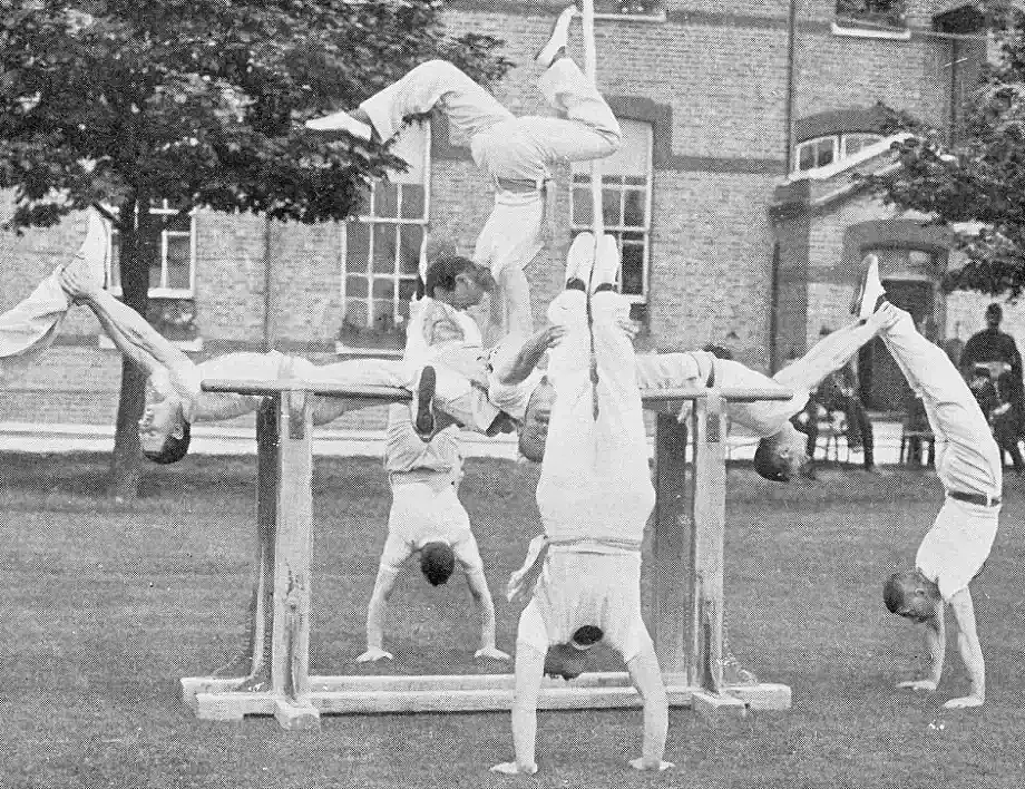 Какъв е бил видът на фитнес залите в началото на миналия век