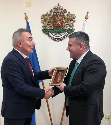Министър Кръстев: Ще налагаме Бранд България