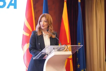 Българската кметица на Скопие стана шеф на нова партия