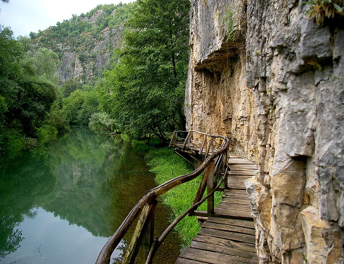 Екопътека свързва две села