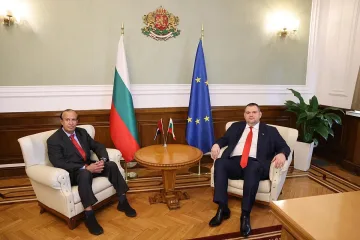 Пеевски с две ключови срещи с посланици