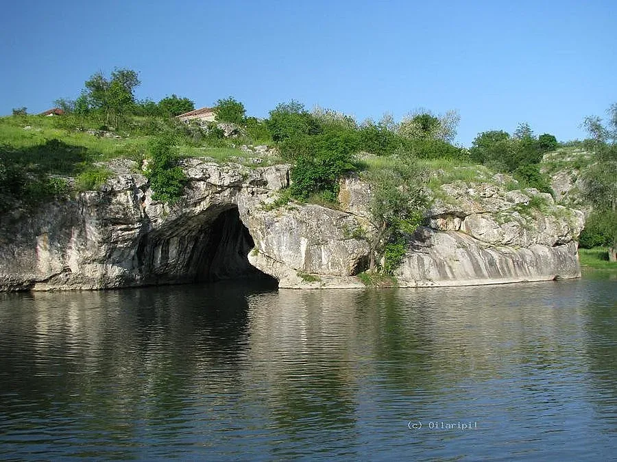 Единственият мост, който не свързва два бряга