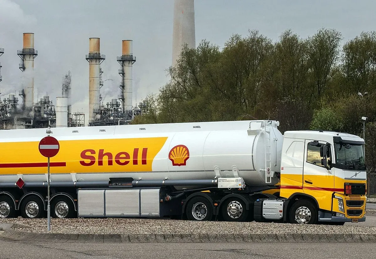 Търговски шок! Световен гигант спря доставките през Червено море