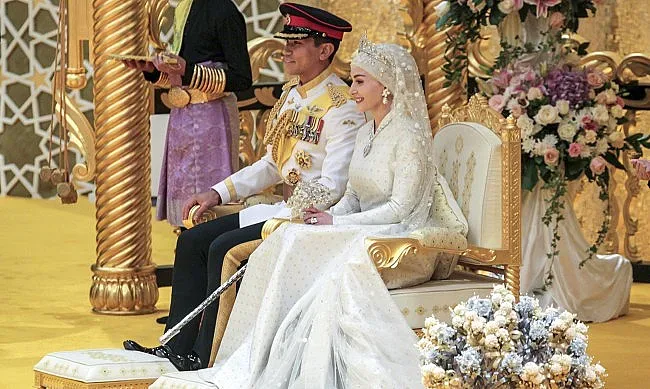 Принцът на Бруней събра очите на света. Най-пищната сватба (СНИМКИ)