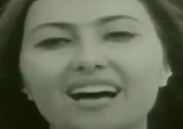 Made in BG. Вълшебна наша певица чистела входове