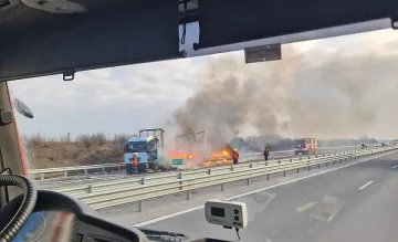 Тир горя на Тракия, отклоняват движението по магистралата