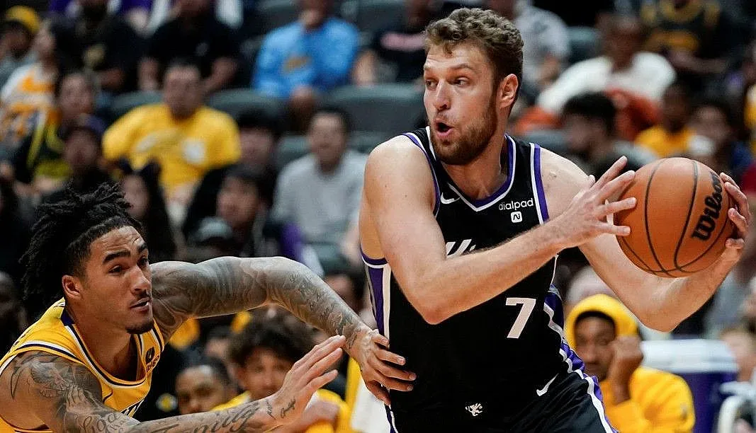 Сакраменто се спъна, Везенков се оказа най-изненадан