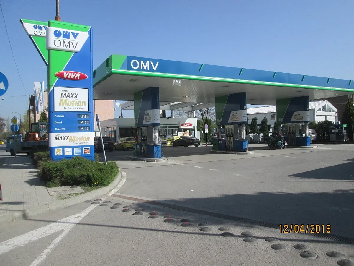 Извънредно! Данъчни подгониха големи вериги у нас