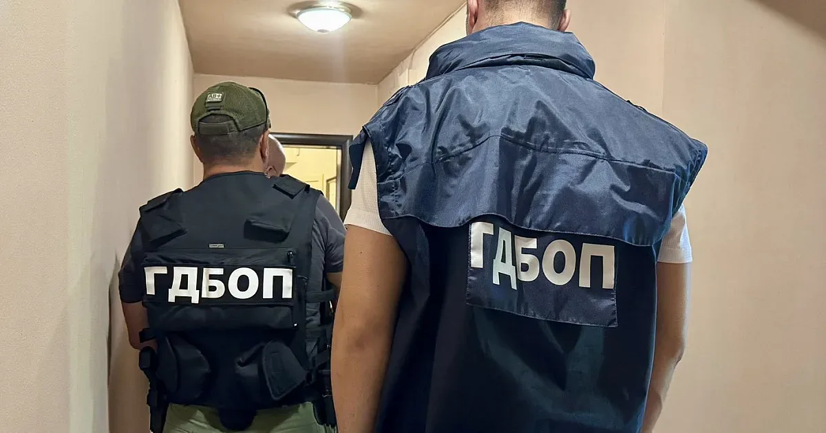 Удар на полицията! Прибраха в ареста хора от бясна българска банда