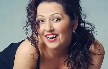 Милица Гладнишка тръгва от пееща сервитьорка