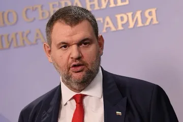 Пеевски за Тагарев: Самозабравил се министър унизи парламента