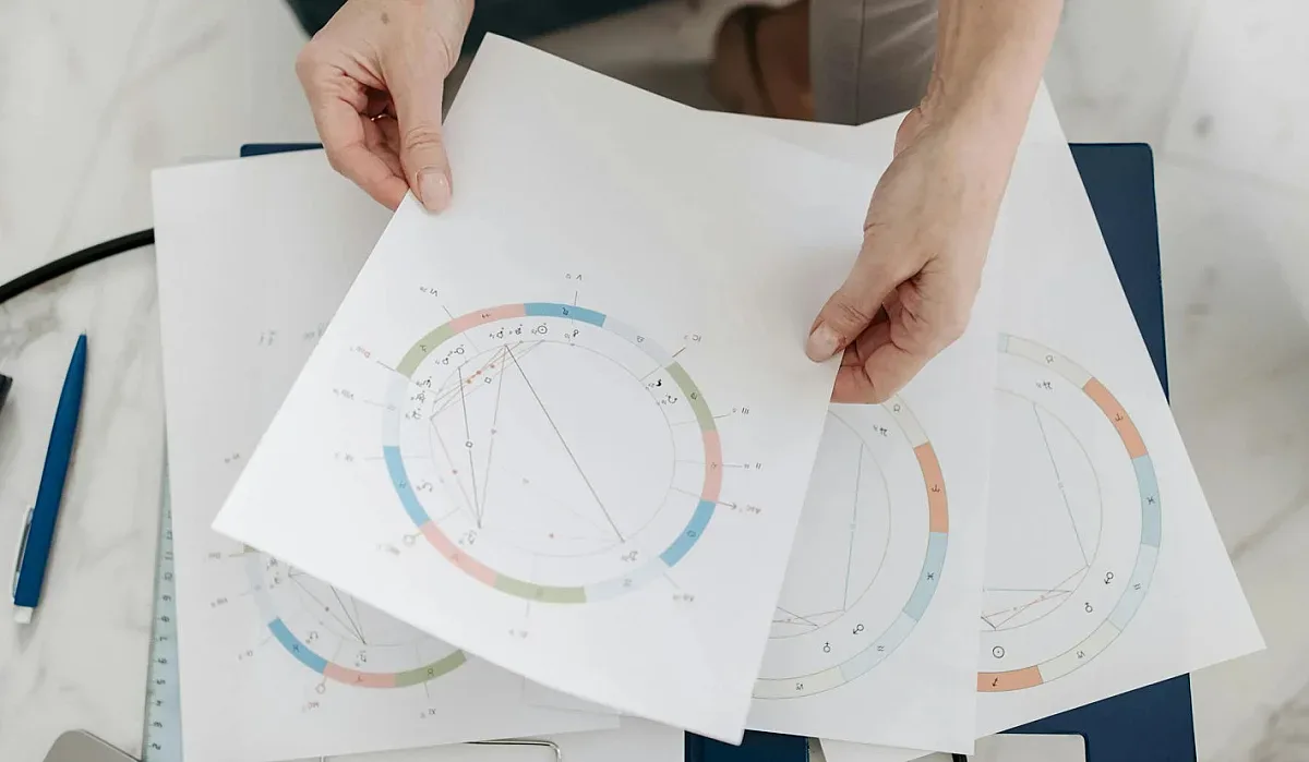 Хороскоп: Вълнуваща среща чака овена, скорпионът е на кръстопът