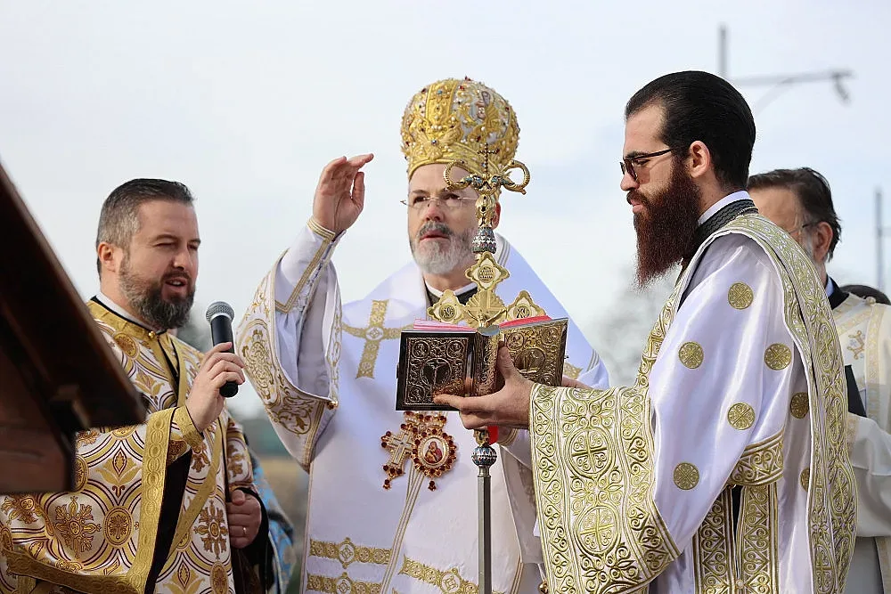 Митрополит Антоний освети бойните знамена в София