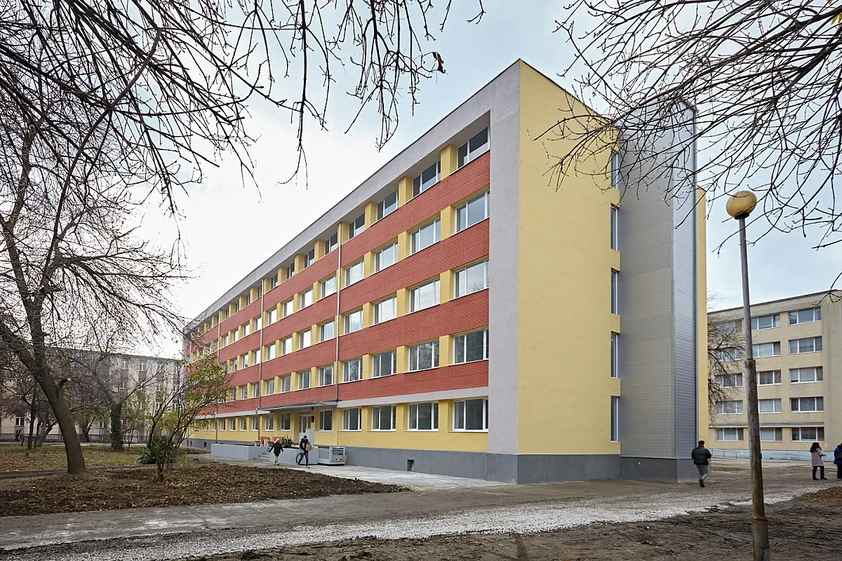 УХТ залага на модерен стандарт и нова визия за обучението и живота на студентите