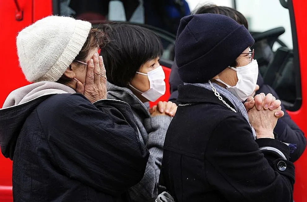 Ужасът в Япония! Стотици изчезнали (СНИМКИ)