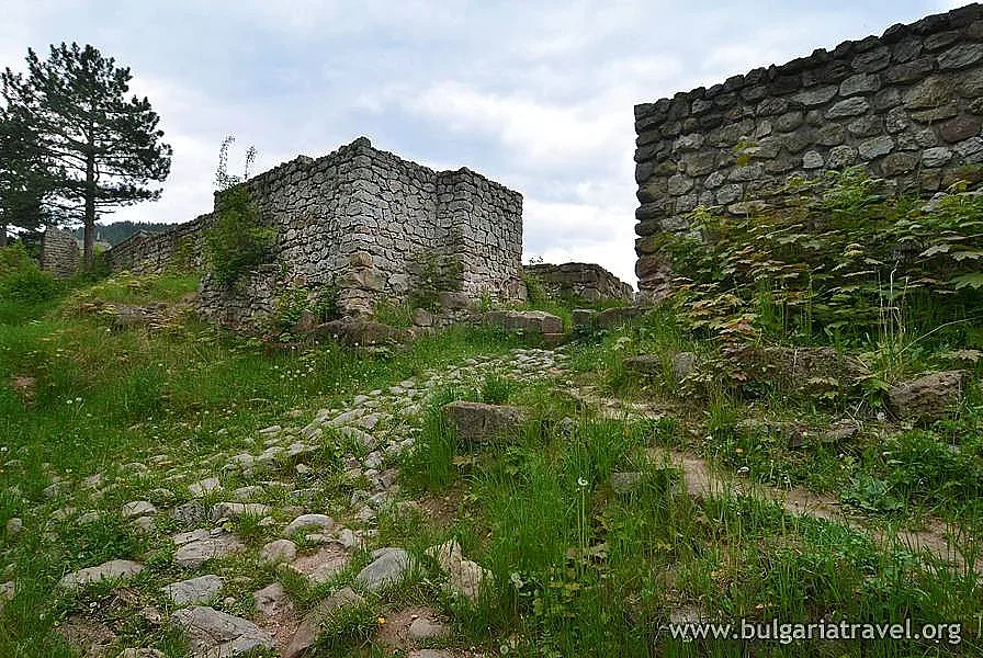 Крепост пази следите на цар Петър