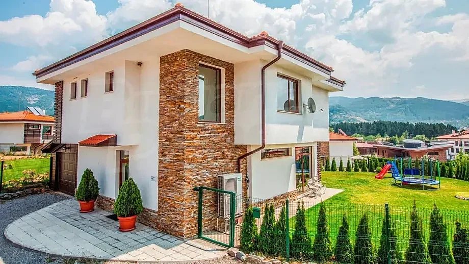 Села стават хитови квартали. Млади семейства променят имотния пазар