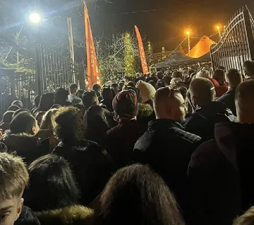Страшен скандал на Нова година! Искат си парите
