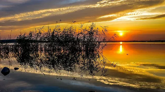 Уникално езеро в сърцето на Бургас