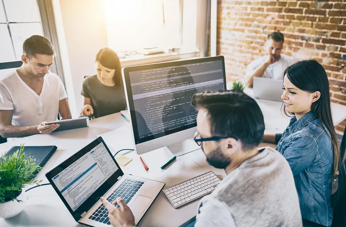 Пазарът се преобръща. Кадрите в този сектор стават златни