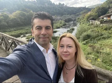 Уникална Нова година за Кирил Петков. Линда изненада всички (СНИМКИ)