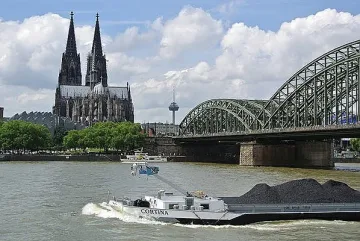 Нещо страшно готвели за катедралата в Кьолн