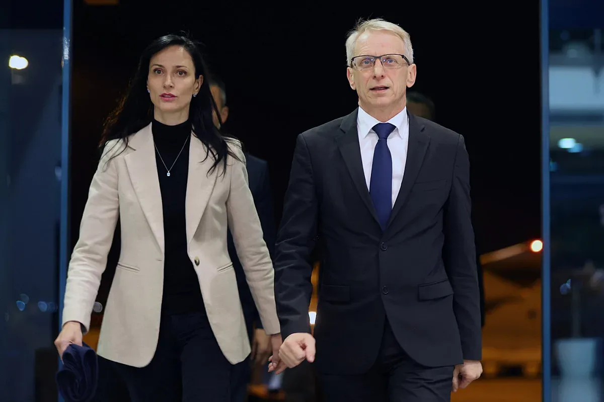 Денков и Габриел с извънредно послание за Шенген и Нова година