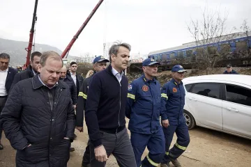 Трус в Гърция! Отива си година на бедствия и затруднения