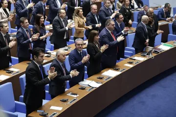 Българският парламент изпраща трудна и скандална 2023 г. (ОБЗОР)