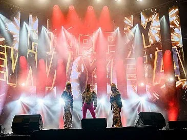 Уникална 3D LED сцена за новогодишния концерт във Варна