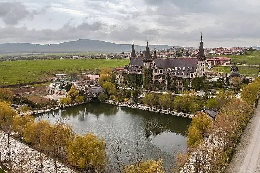 Тайните на замъка в Равадиново