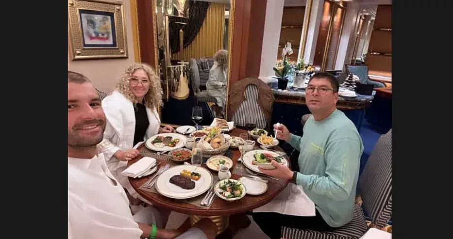Навръх Коледа. Гришо показа трапезата!