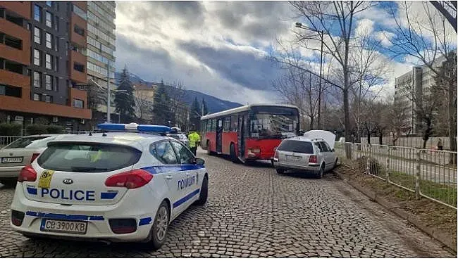 Мелле на пътя в София! Има ранени