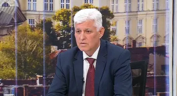 Искри от президентството. Съветник на Радев нападна парламента