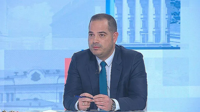 Уволнения в МВР! Министърът каза защо си отиват полицаи